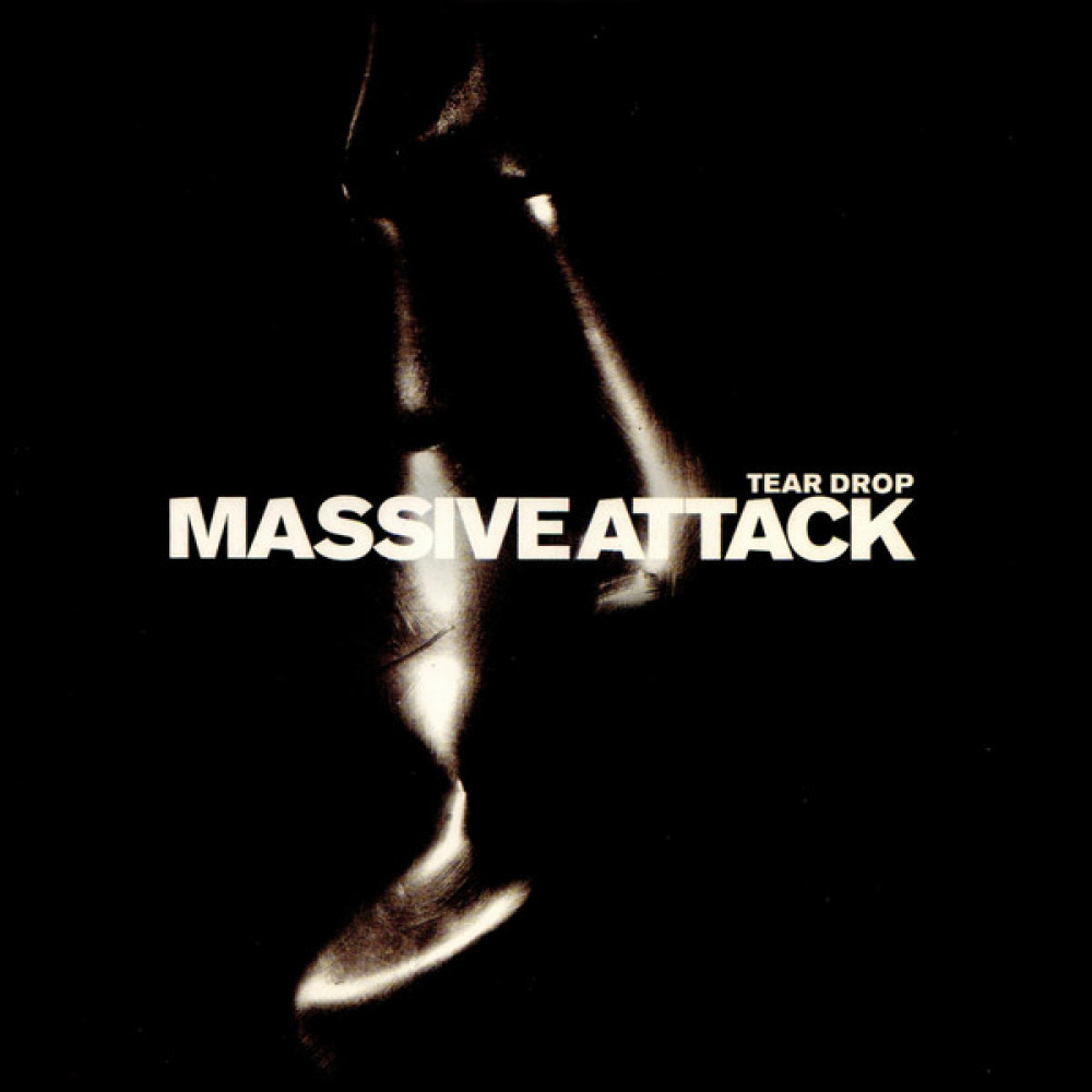 Massive attack слушать. Massive Attack. Teardrop massive. Teardrops обложка. Massive Attack Ritual Spirit.